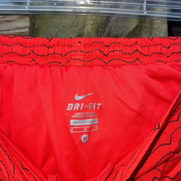 Nike dri fit orange and black striped shorts - Picture 5 of 8
